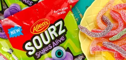 Allens sour snakes alive